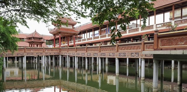 Các chùa linh thiêng và đẹp tại Đà Nẵng - ALONGWALKER