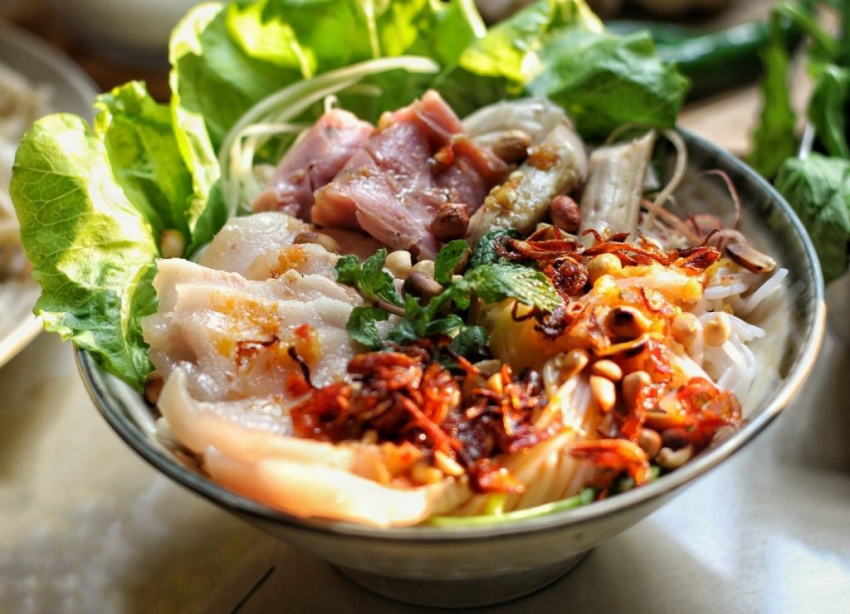Khám phá ẩm thực Đà Nẵng - ALONGWALKER