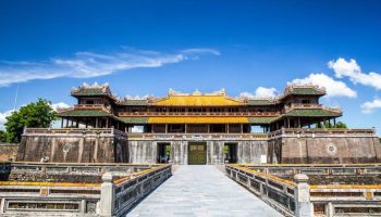 Thành phố du lịch Huế: có gì vui và đặc sắc đến thế? - ALONGWALKER