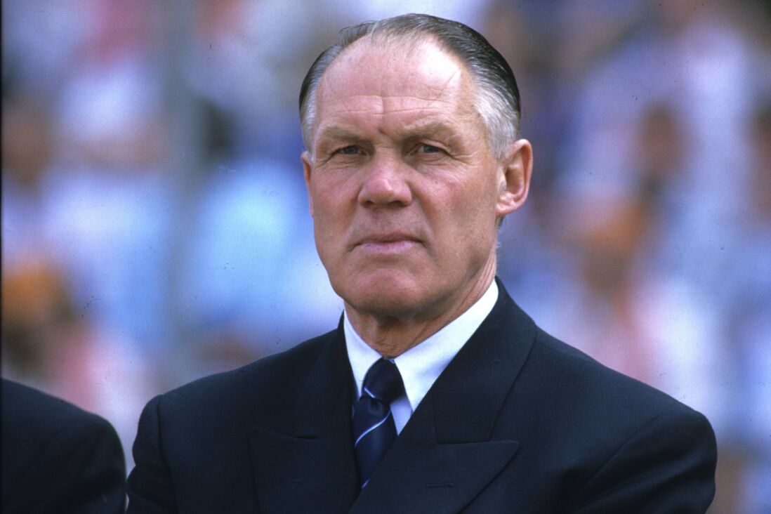 Rinus Michels có mặt trong hình ảnh của PSV: "Zijn we mee bezig… | PSVFans
