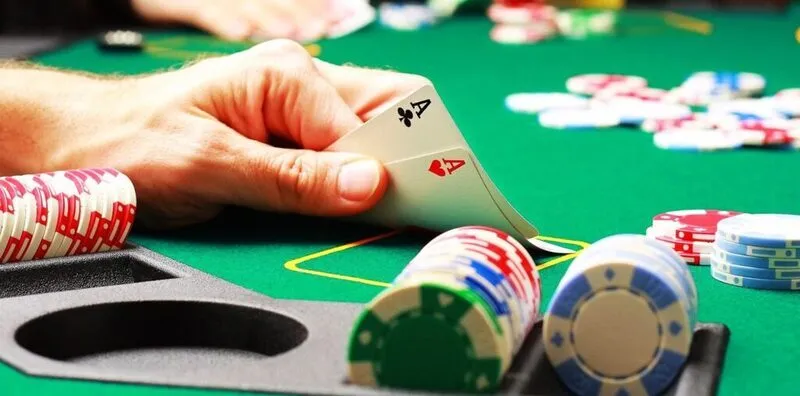 Chiến Thuật Bluff Trong Poker: Nghệ Thuật Đánh Lừa Đối Thủ